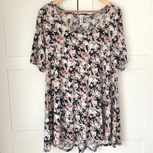 LuLaRoe Flowy Floral Top